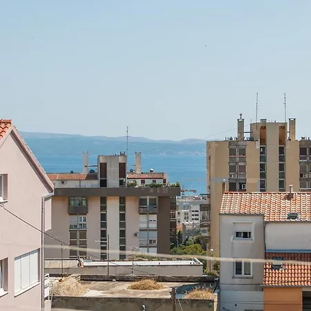Top Apartment