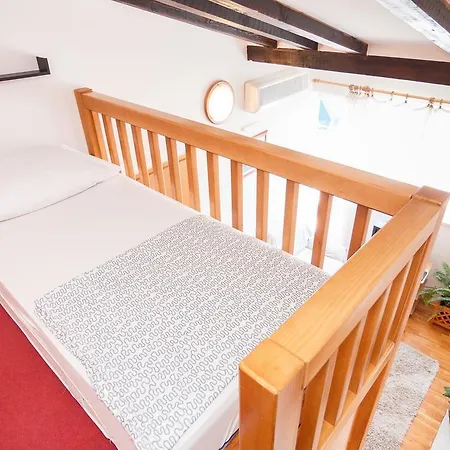 Top Apartment Split